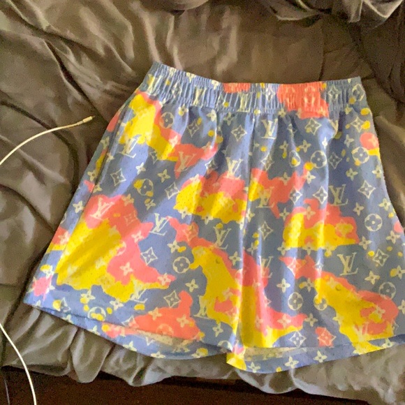 LV Shorts, Mens M